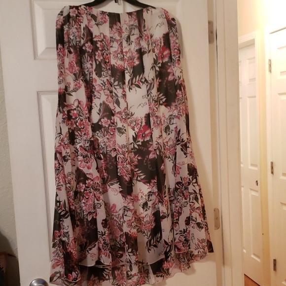 Sheer skirt - Picture 1 of 3